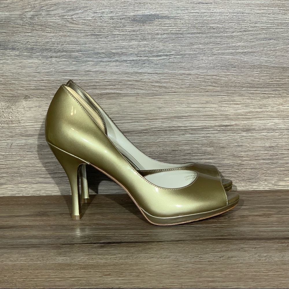 Via Spiga Gold Patent Leather Peep Toe Heel Sz- 7